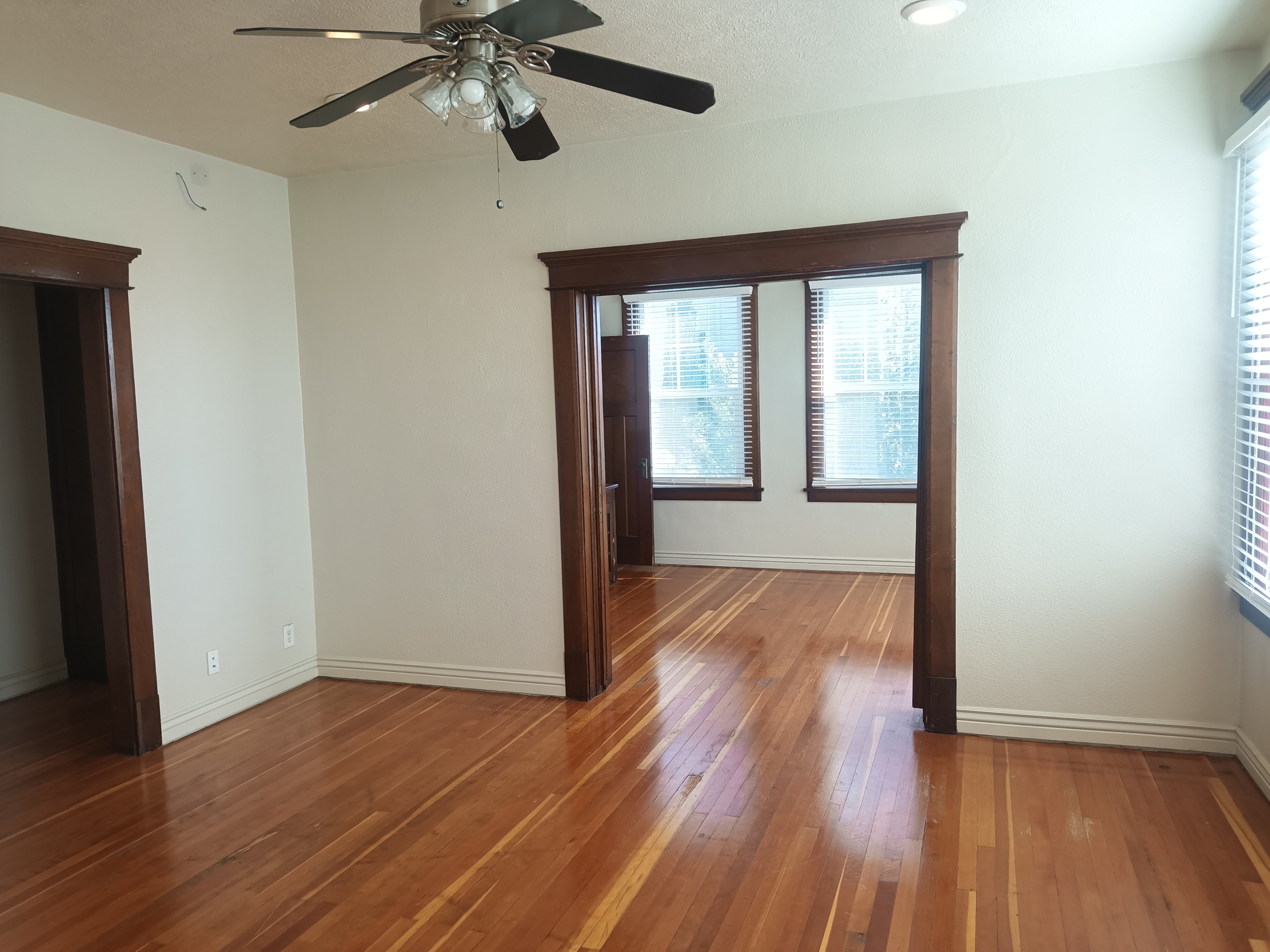 416 W Lewis St - 103