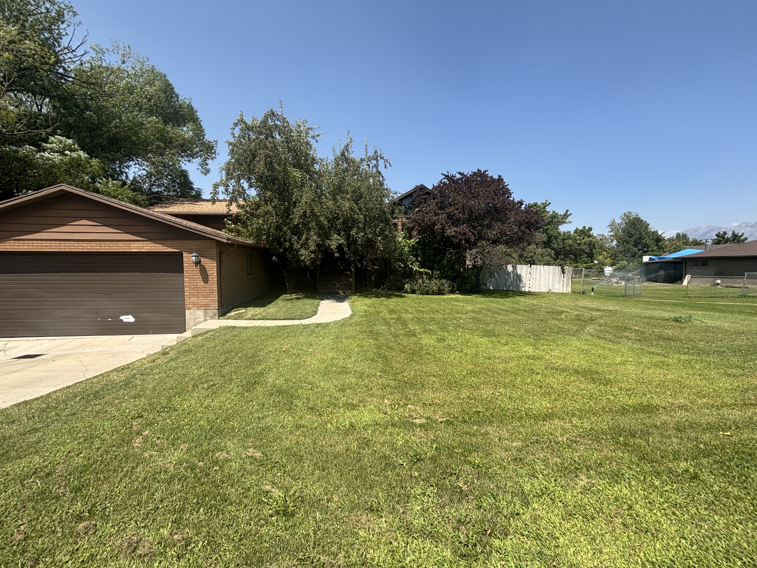 1222 West Shields Lane