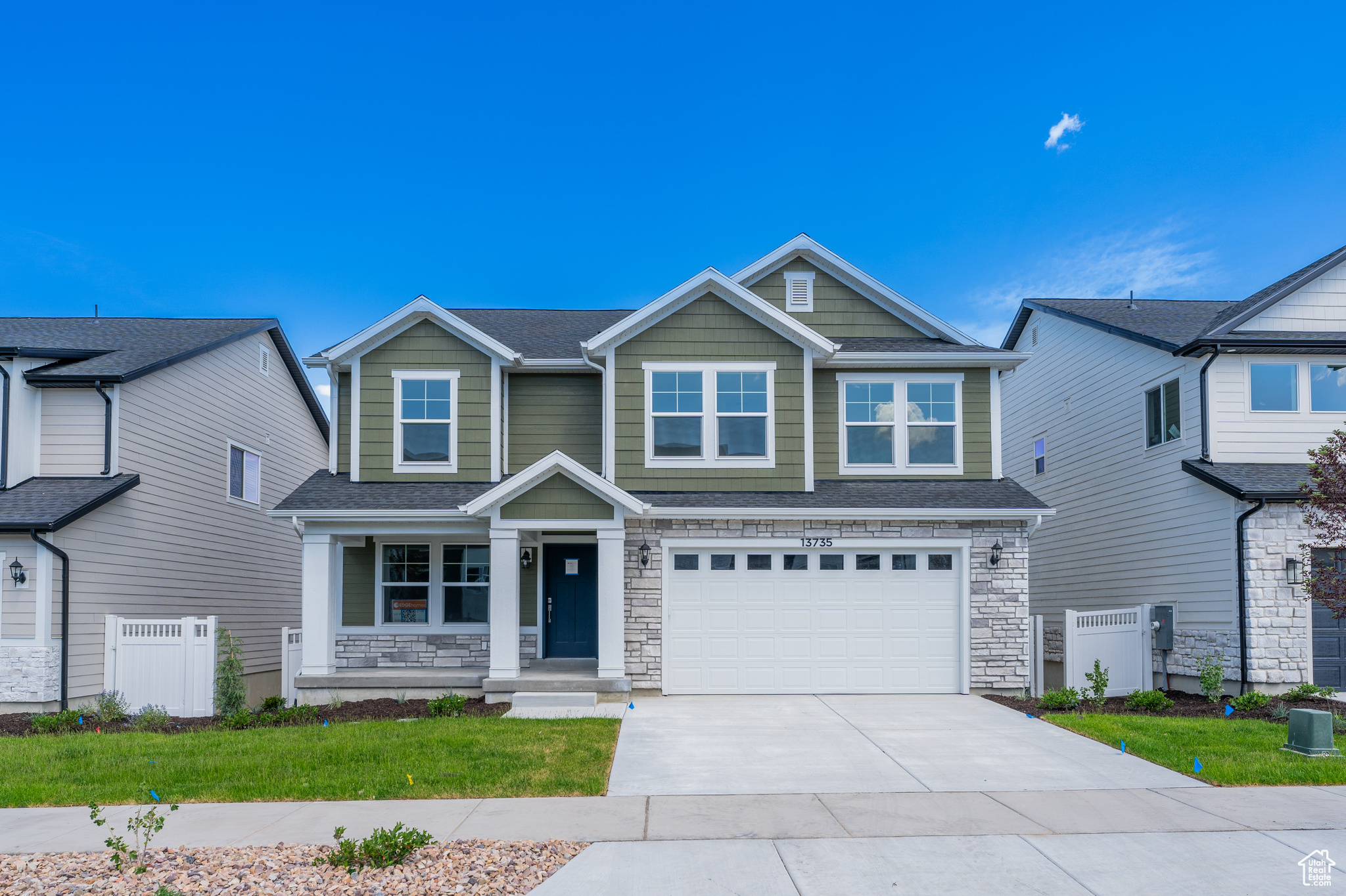 13735 Devers Dr