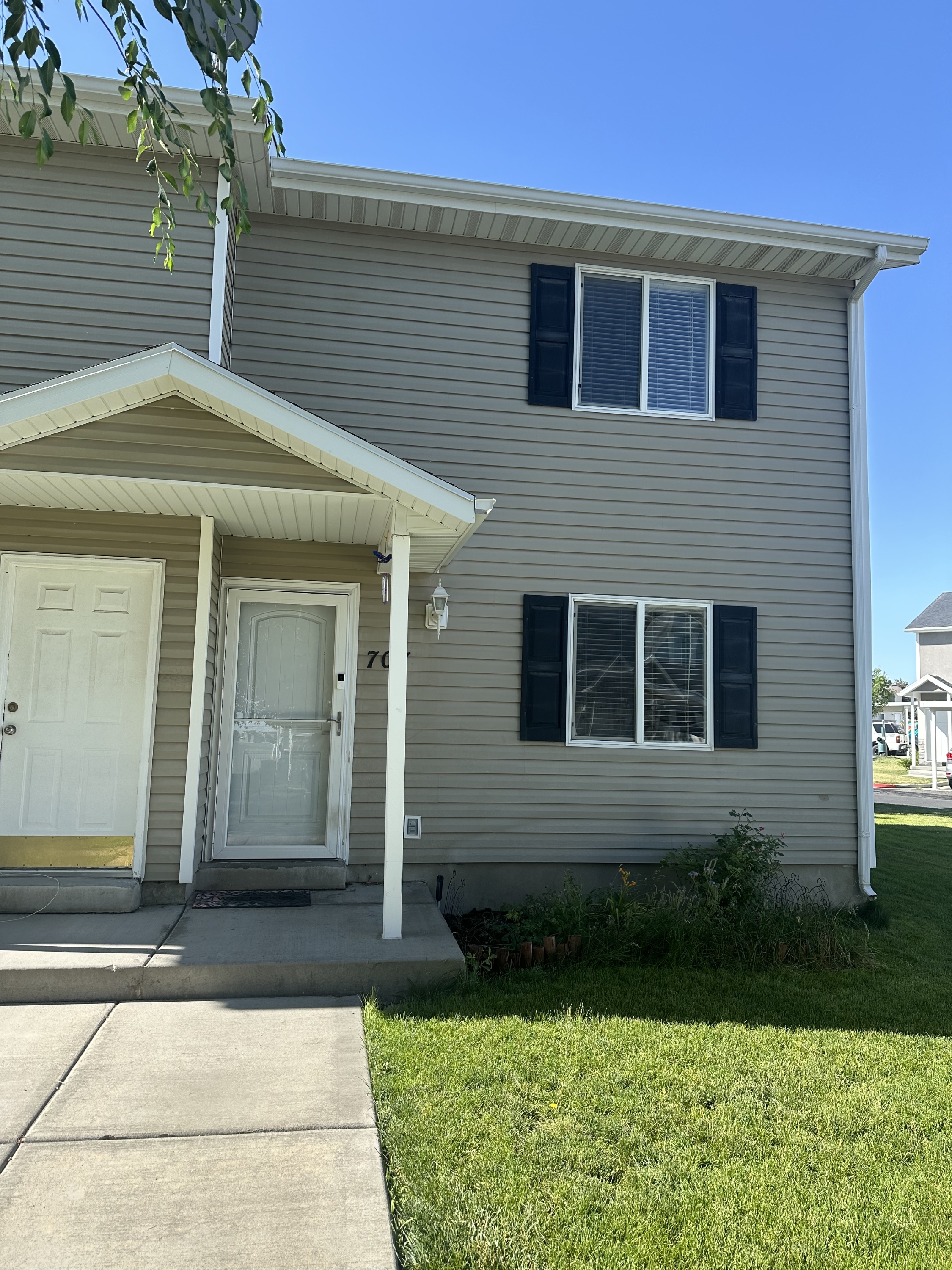 707 Ry Ln - 1