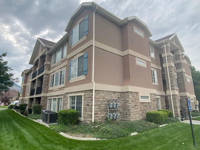 85 Romeny Ln. #104