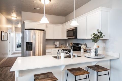 4234 W. McKellen Dr. #B1