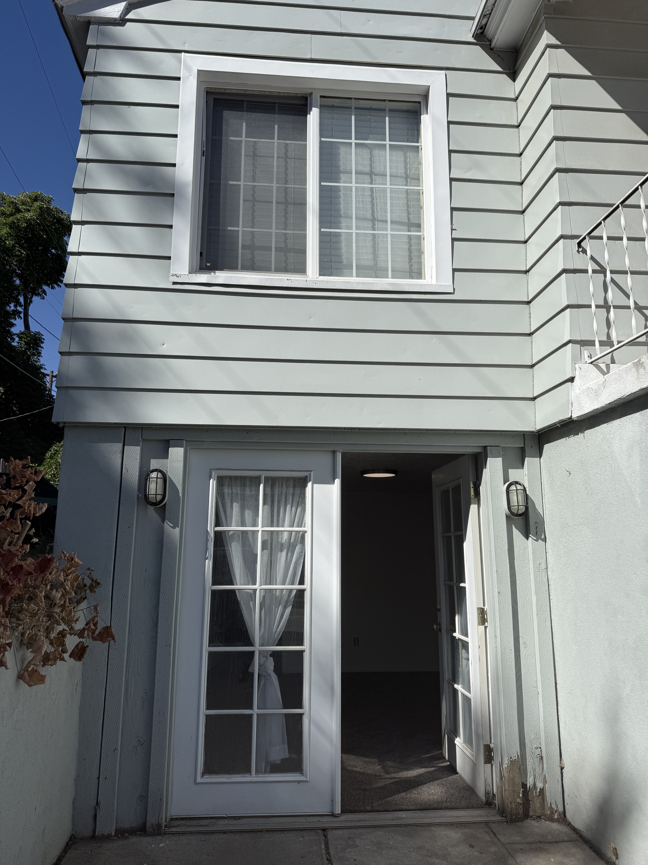 219 Country Club Dr