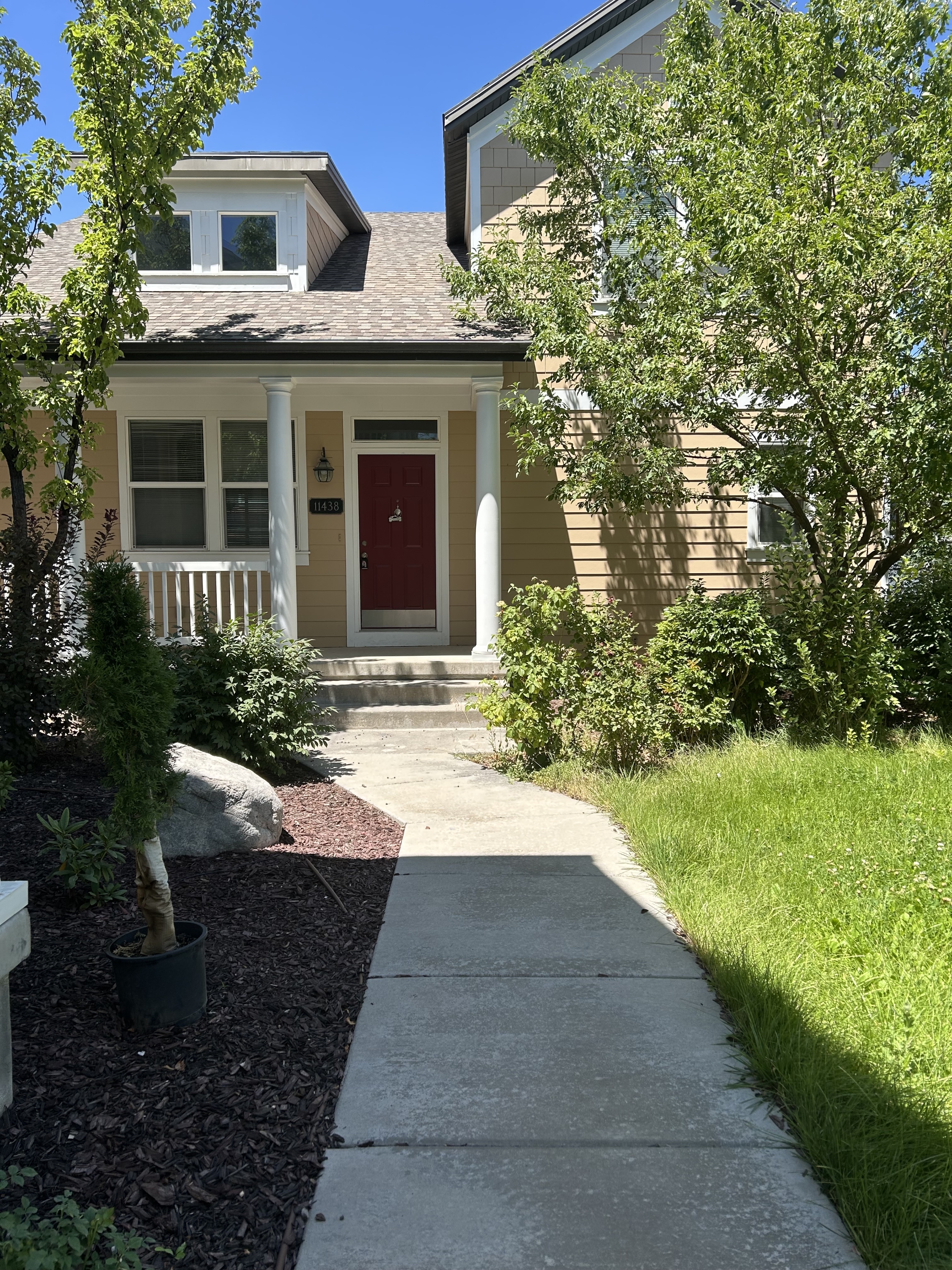 11438 Open View Ln