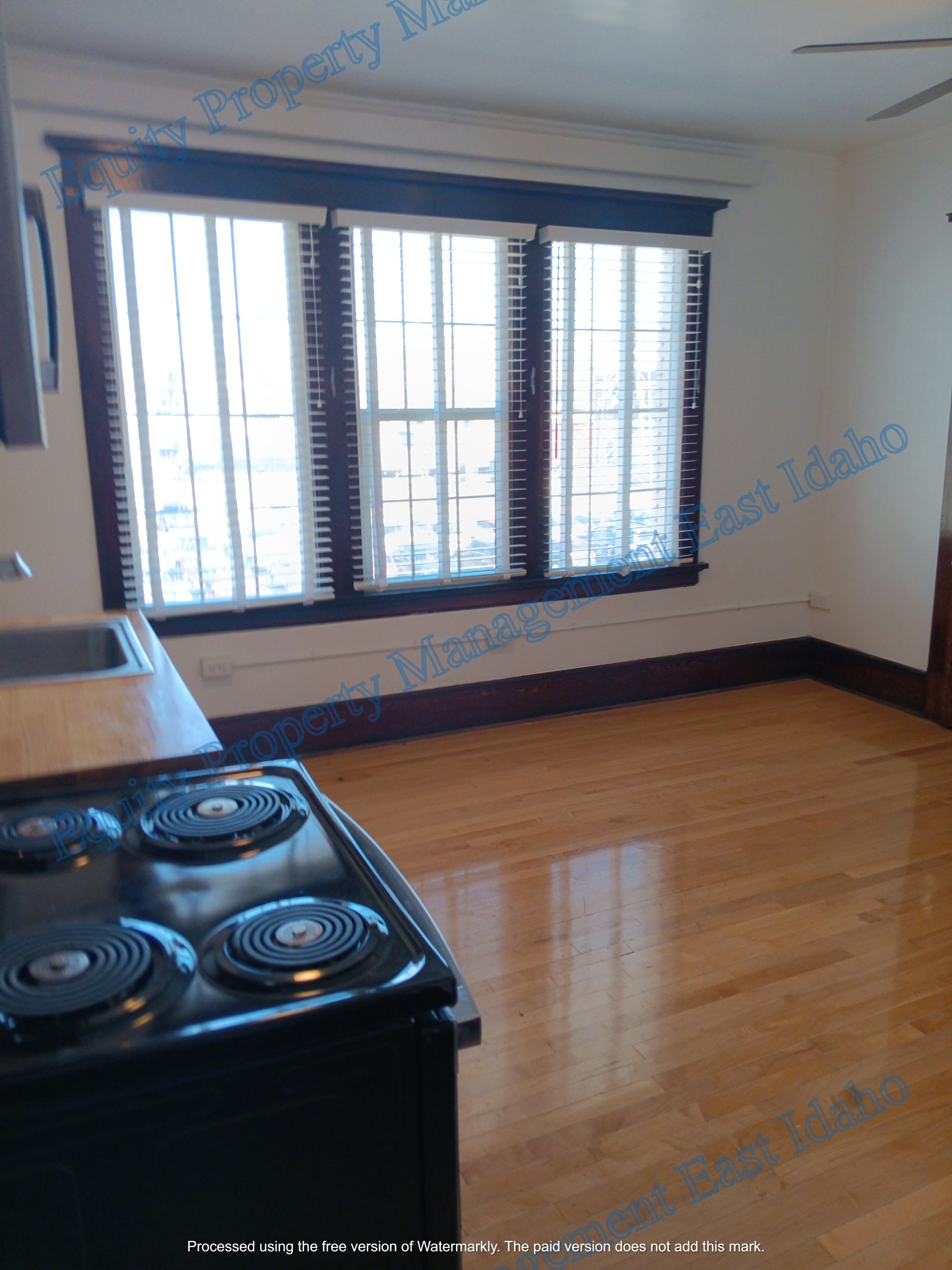 ID - 200 S Main St - 2