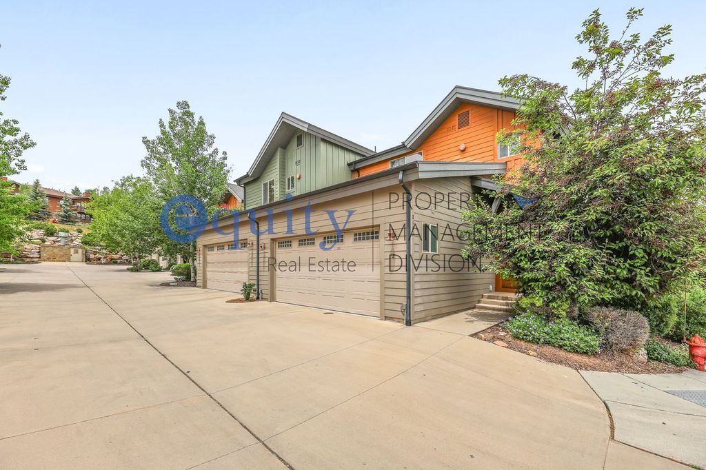 8143 Courtyard Loop