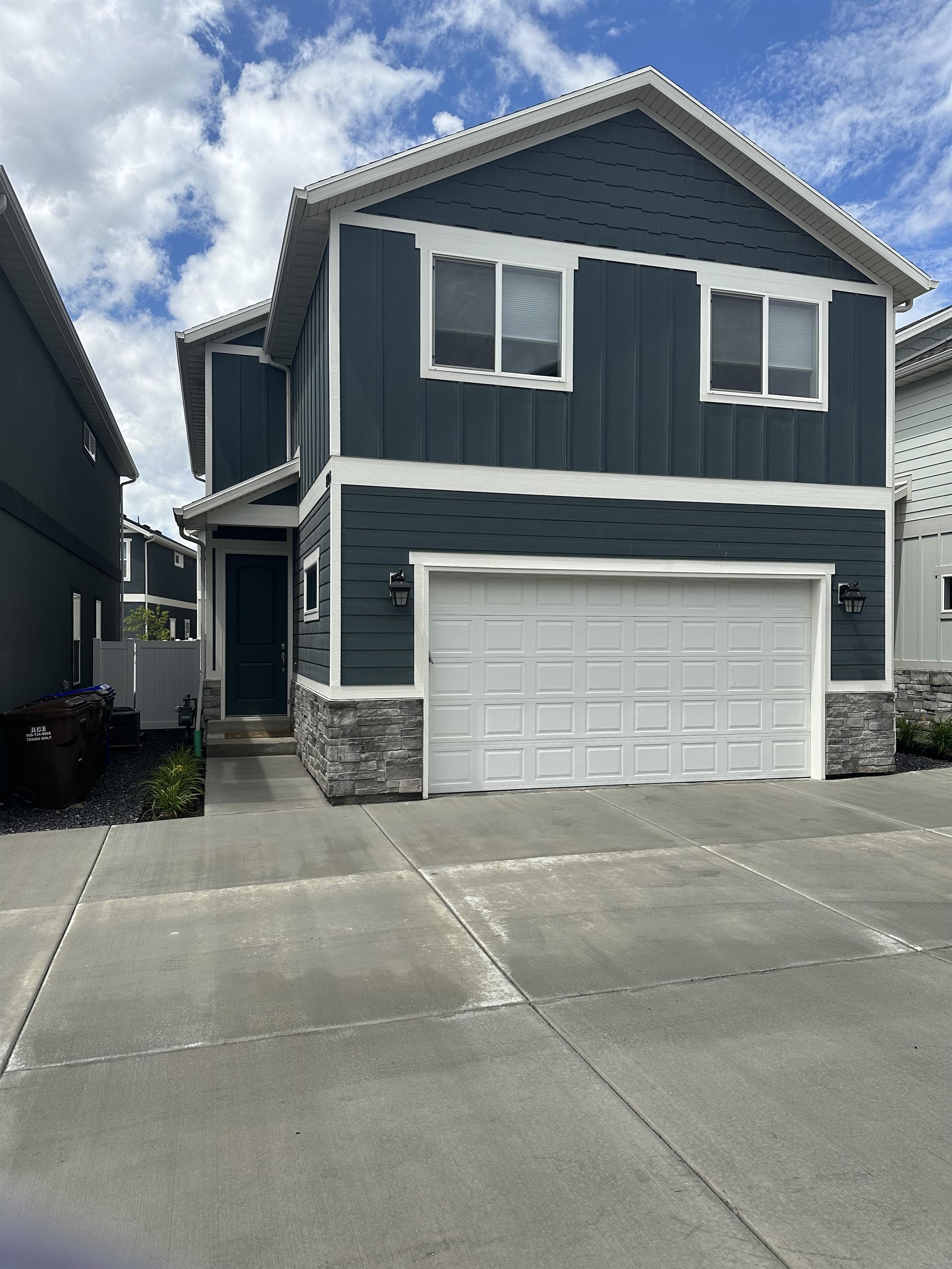 8703 N Riviera Alley