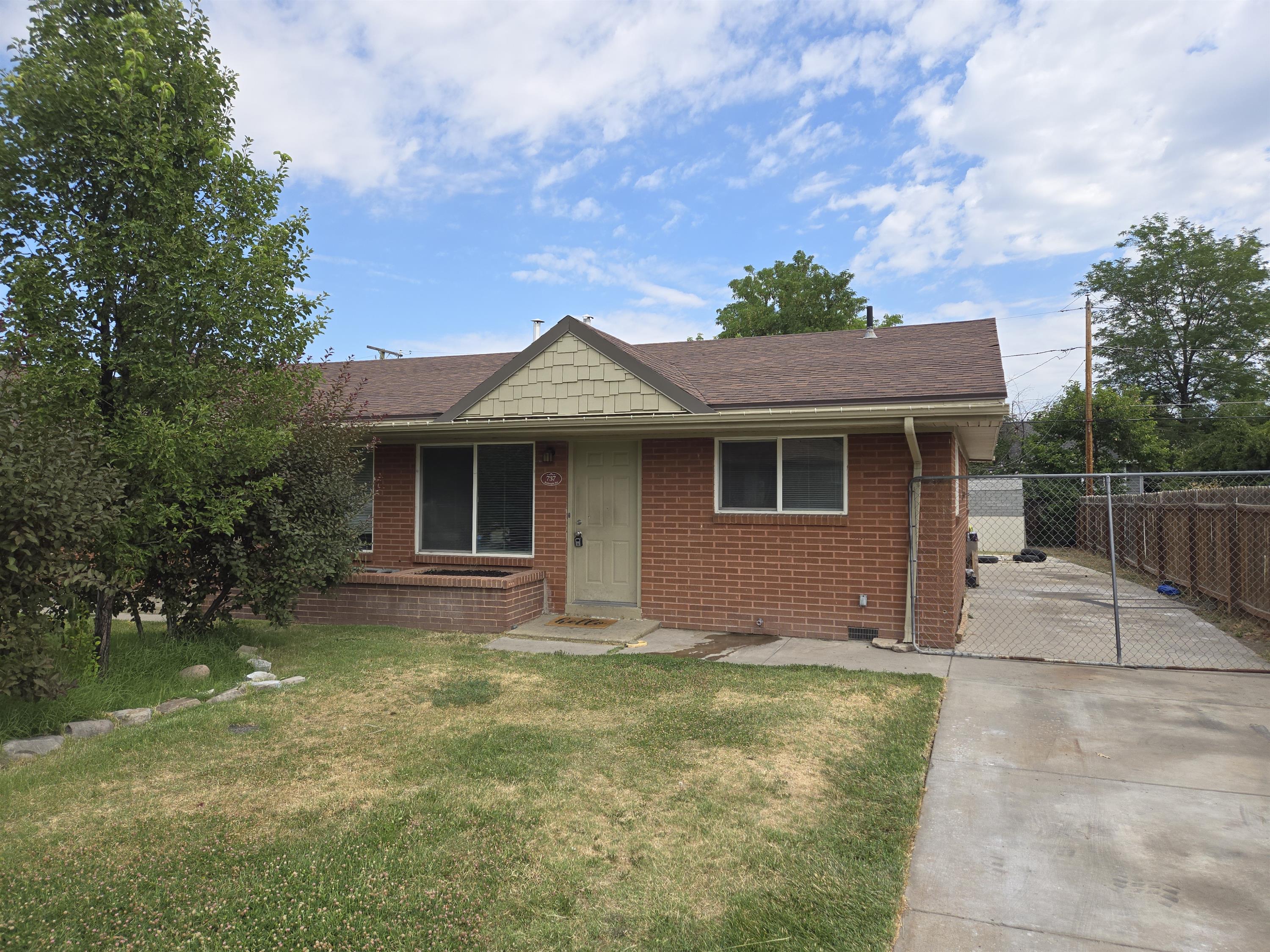 735 & 737 Redmaple Rd. - 737