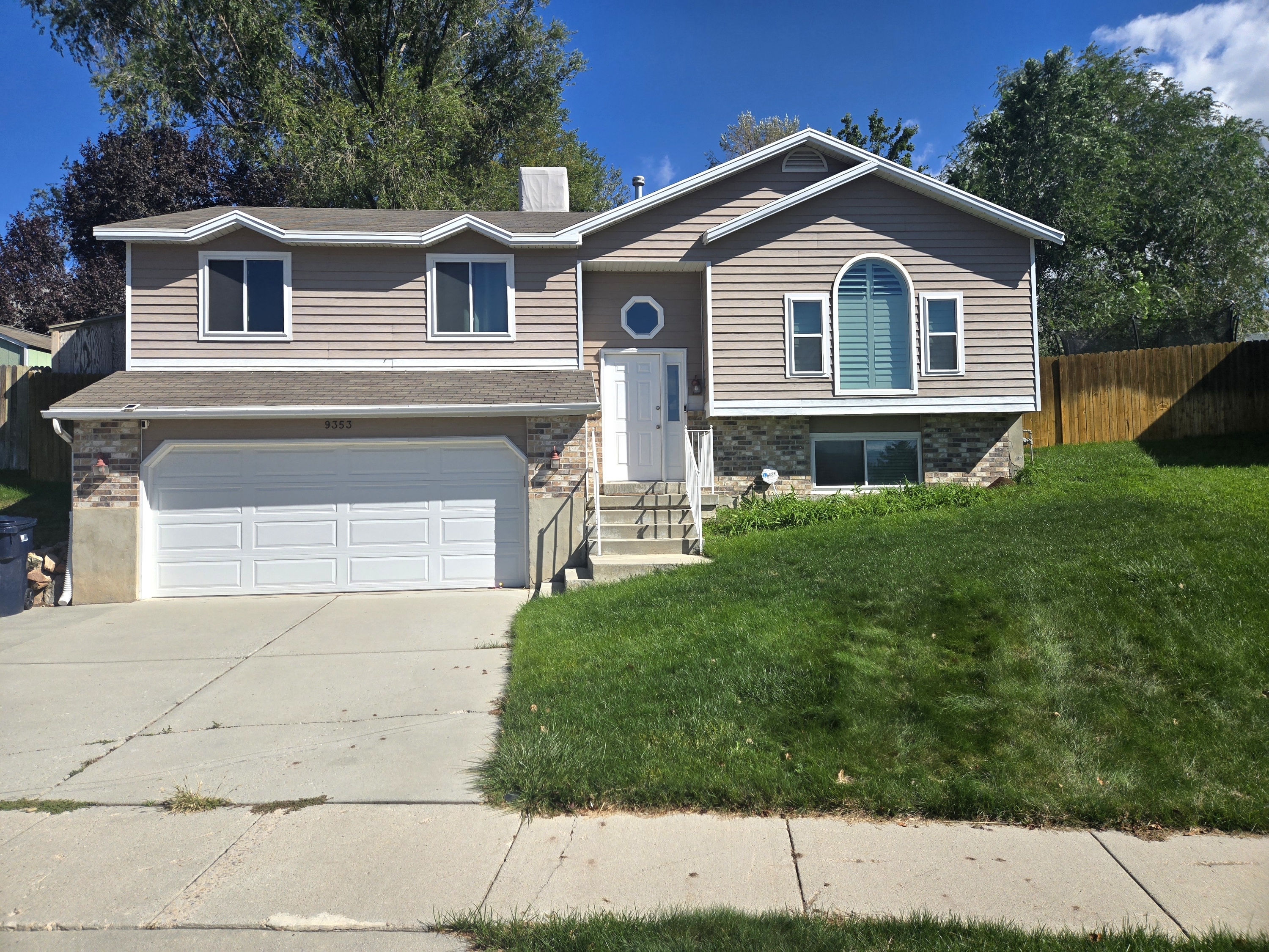 9353 Windflower Ln