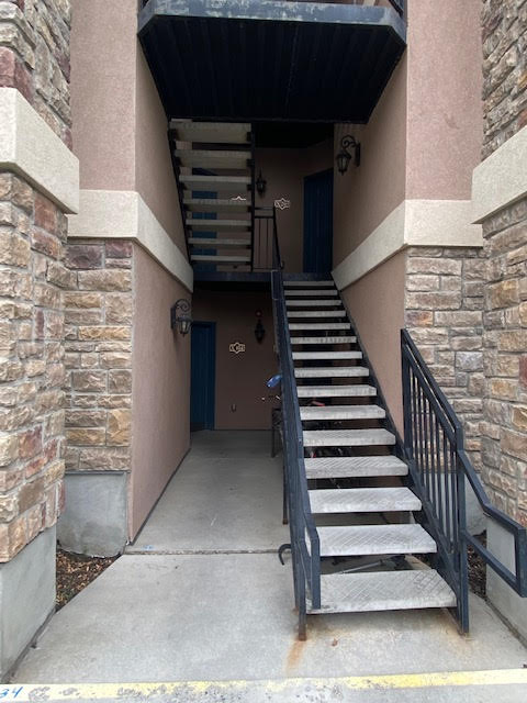 85 Romeny Ln. #104
