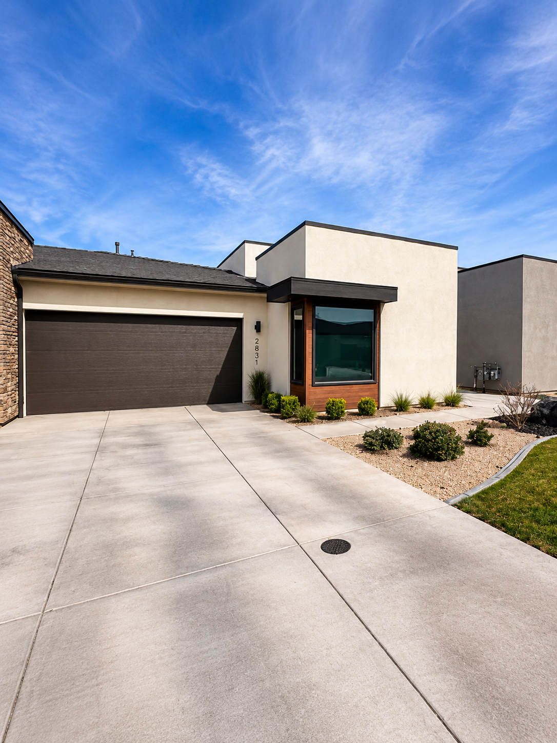 2831 E Snowberry Dr
