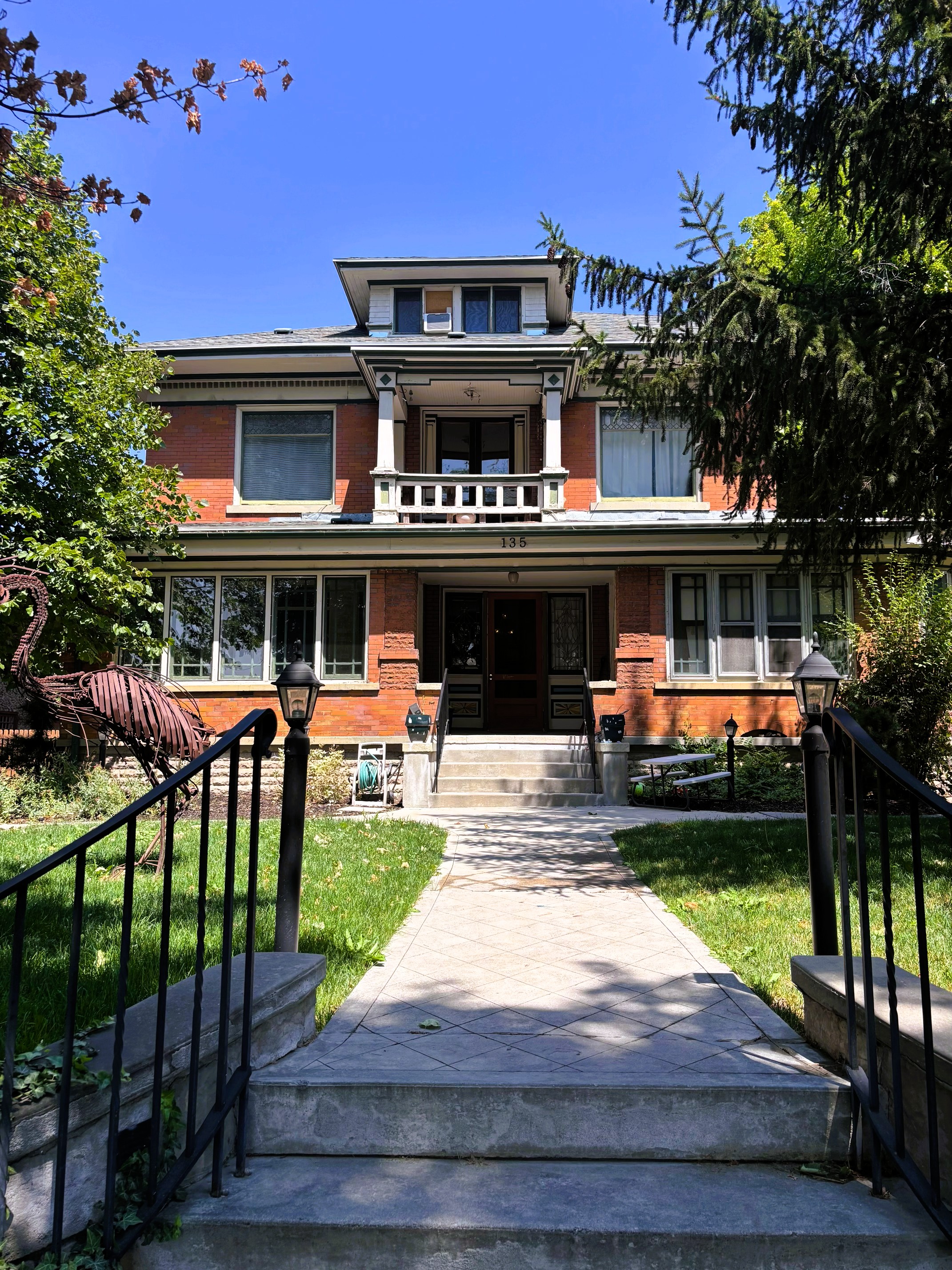 135 E Center St - 2