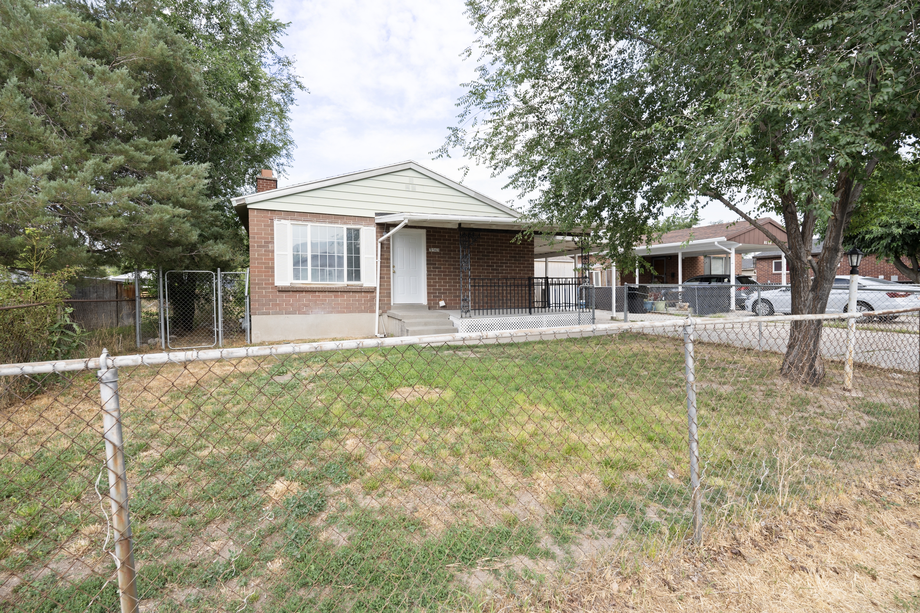 3443 Helen Dr - DOWN