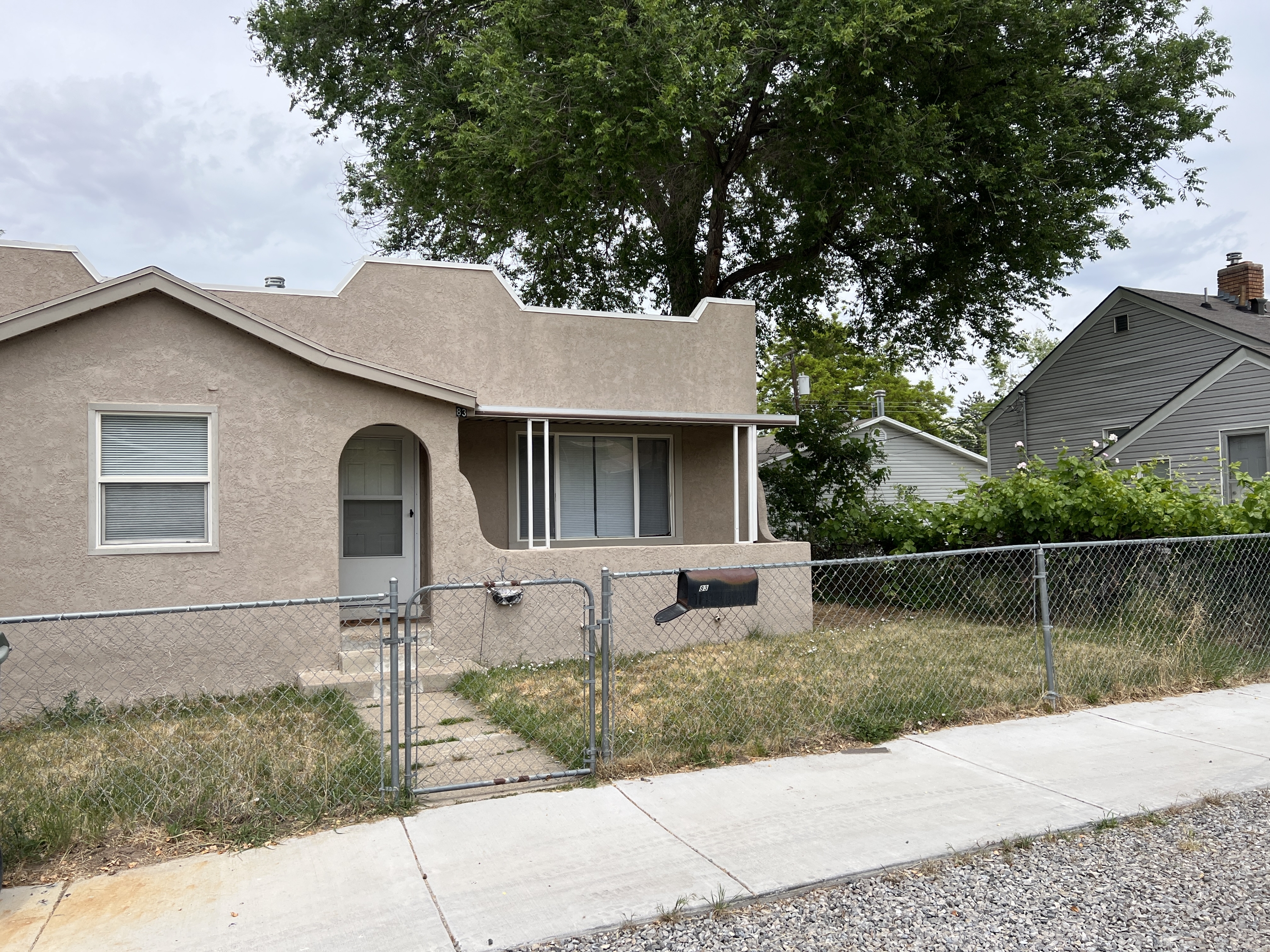 83 E. Pinehurst Ave