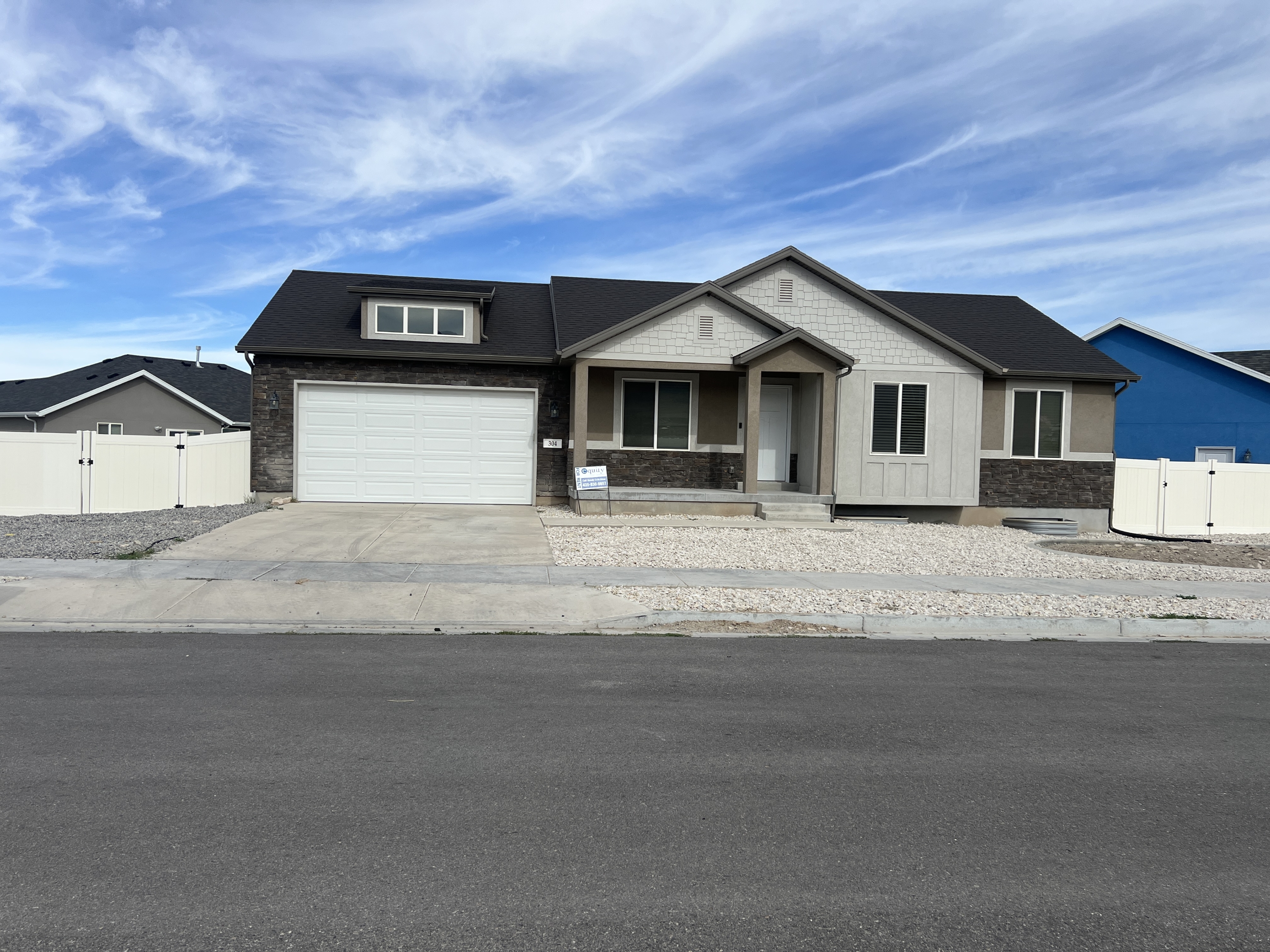 304 W Destiny Way
