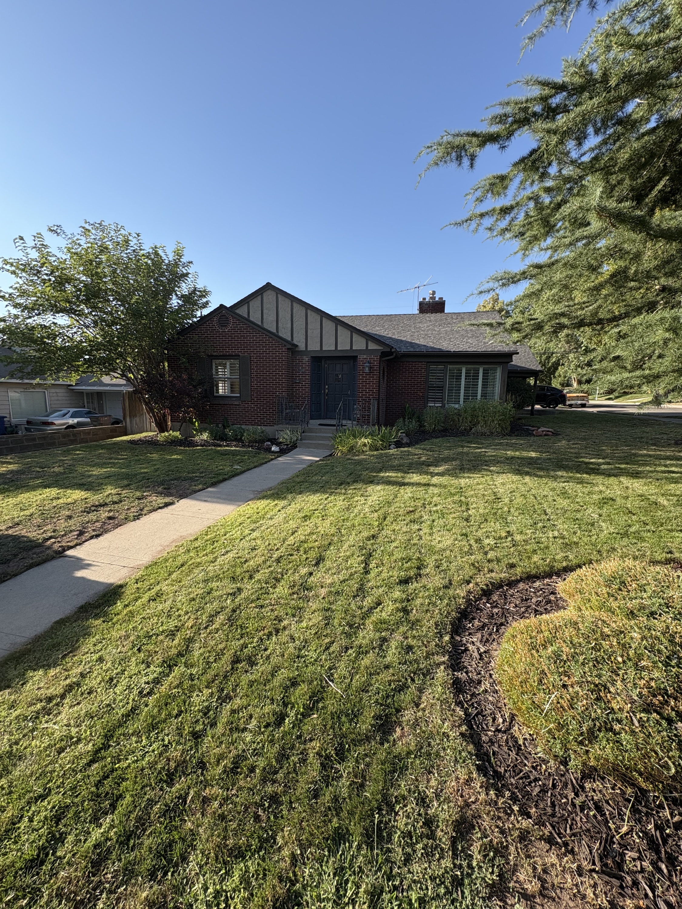 2395 Bernadine Dr